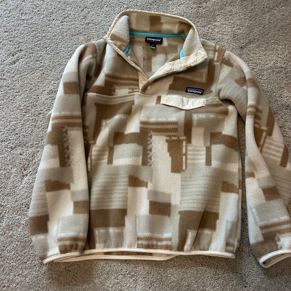 Patagonia Women’s Tan and Cream Quarter Zip